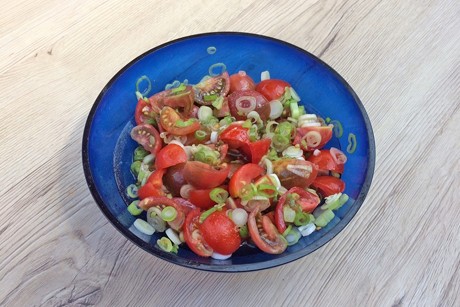 Tomatensalat mit Jungzwiebel