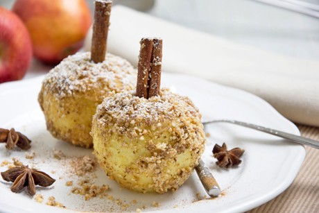 Gebackene Äpfel im Nussmantel