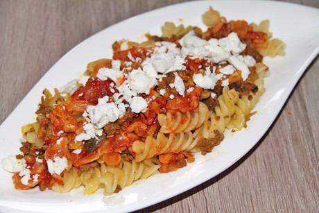 Bolognese nach griechischer Art