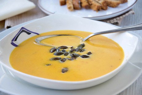 Kürbissuppe vom Hokkaido mit Curry