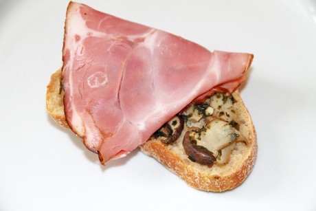 Steinpilz - Crostini mit Schinken