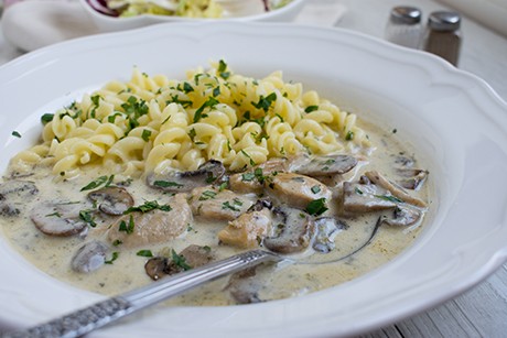 Hähnchen in Champignonsauce