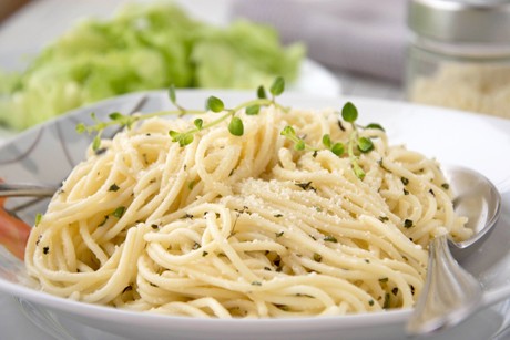 Spaghetti in Thymianbutter