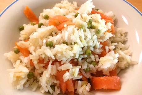 Erbsenreis mit Parmesan und Räucherlachs