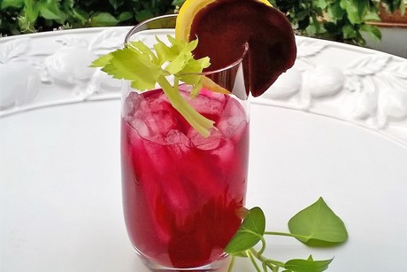 Rote Rüben Gin Tonic