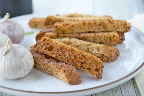 Brot-Pommes mit Knoblauch