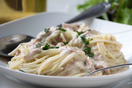 Spaghetti Tonno mit Olivenkraut