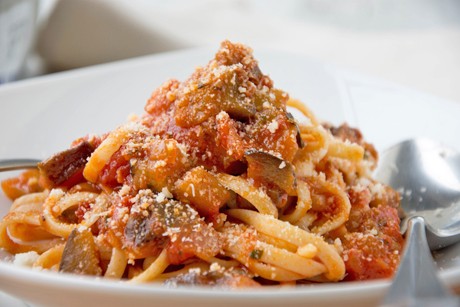 Melanzani-Tomaten-Linguine