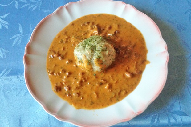 Wiener Eierschwammerlgulasch