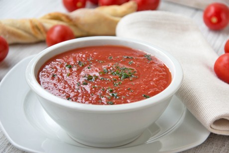 Tomaten-Zwiebelsuppe