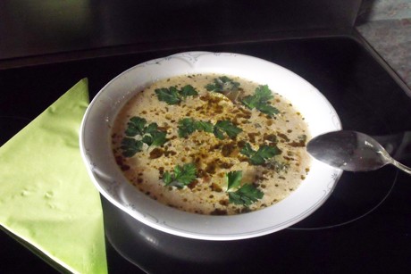 Erdäpfelsuppe mit Steinpilzen und Speck