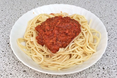 Pikante Fleischsauce mit Spaghetti