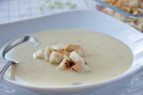 Kärntner Weinsuppe