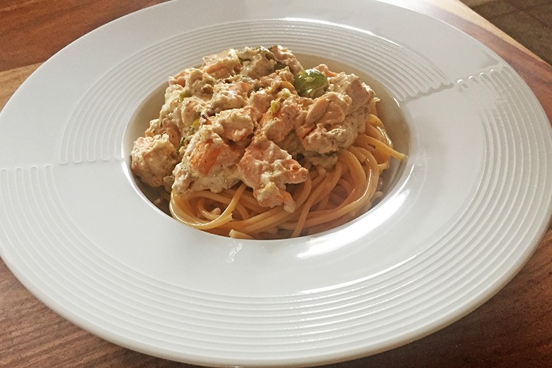 Spaghetti mit Lachssauce