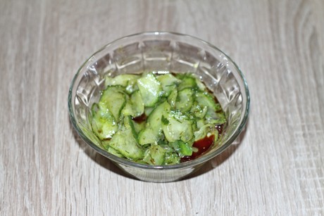 Gurkensalat mit Nuss-Aroma