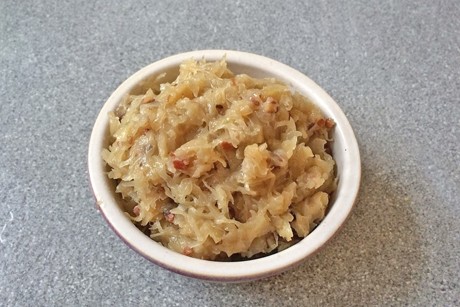 Weißwein-Sauerkraut mit Speck