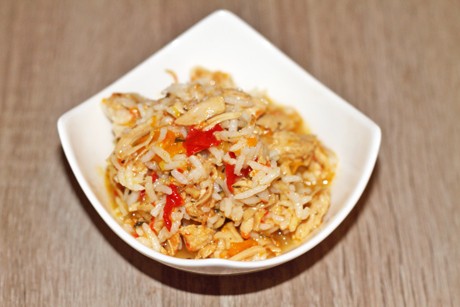 Reispfanne mit Hühnchen und Paprika