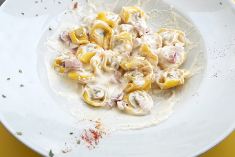 Tortellini Panna Prosciutto