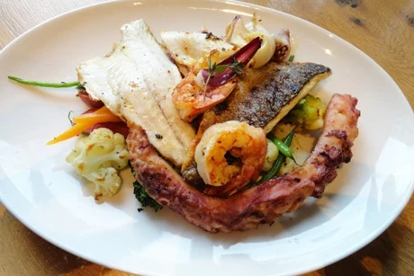 Fischplatte gegrillt