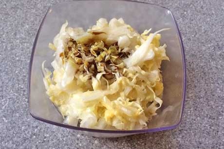 Chinakohlsalat mit Kürbiskernöl