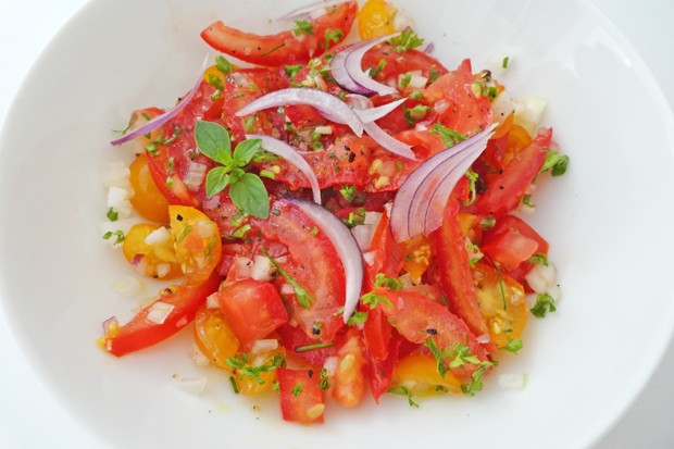 Fruchtiger Tomatensalat
