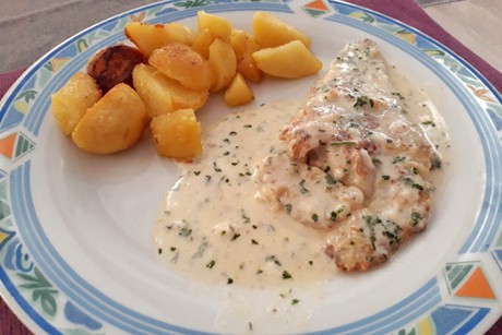 Fischfilet in Kräutersauce