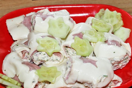 Mozzarella - Röllchen mit Schinken