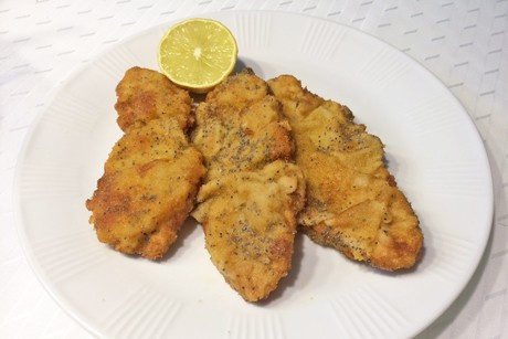 Schweineschnitzel mit Mohnpanier