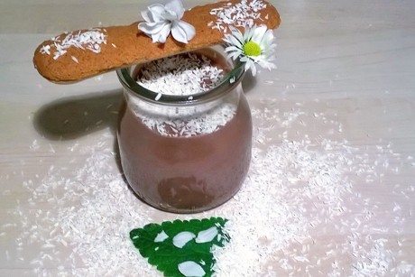 Schokoladenflammerie mit Kokos