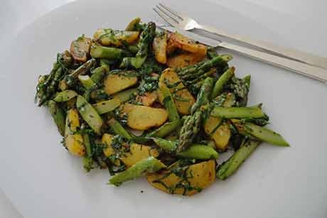 Bärlauch-Spargelpfanne