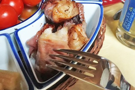 Champignons mit Frischkäse im Schinkenmantel