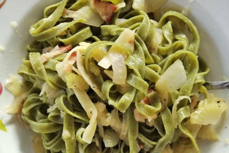 Grüne Nudeln mit Fenchel