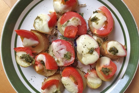 Caprese mit Erdäpfelscheiben
