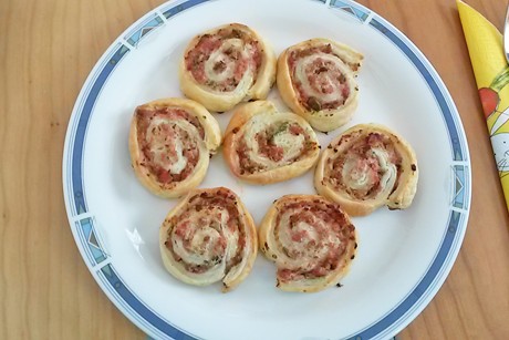 Pikante Schinken-Schnecken