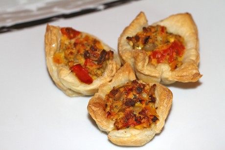 Kleine Oliven - Paprika - Quiches