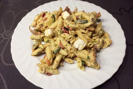 Mediterraner Nudel-Salat