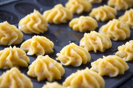 Brandteigkrapfen als Suppeneinlage