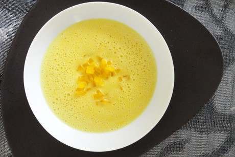 Gelbe Paprikasuppe