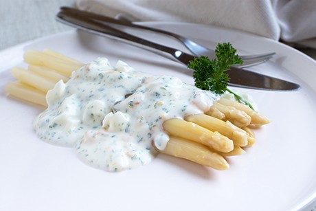 Spargel in Eiersauce