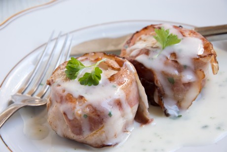 Schweinsmedaillons in Kräutersauce