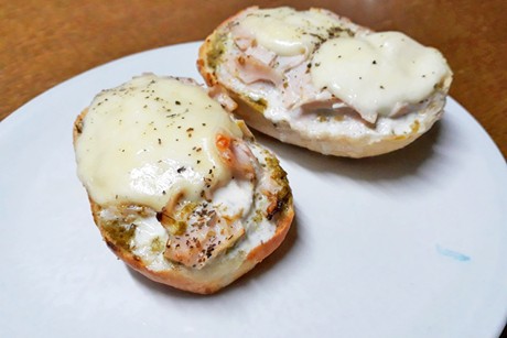 Überbackene Schinkenbrötchen