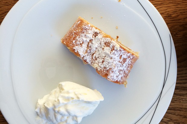 Wiener Apfelstrudel