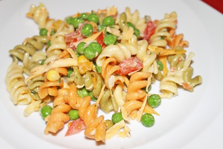Nudelsalat Tricolore