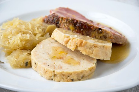 Nuss-Serviettenknödel