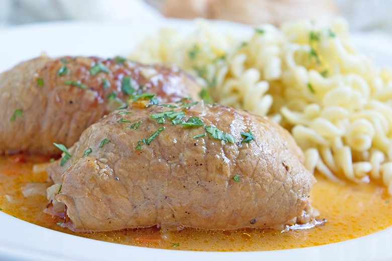 Rouladen in feuriger Sauce