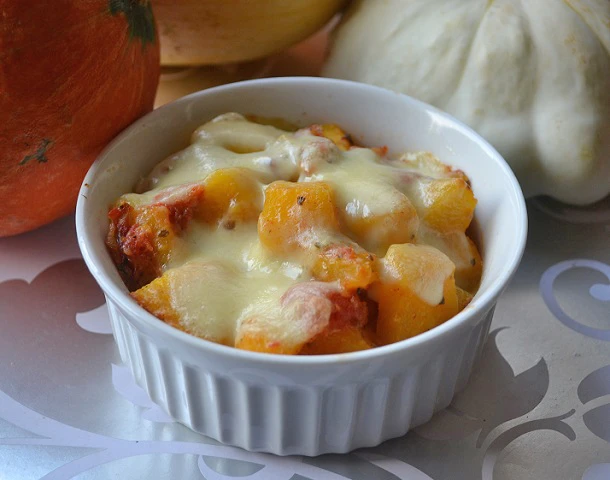 Kürbisauflauf mit Tomatenstücken
