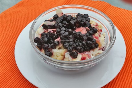 Mandelreis mit Heidelbeersauce