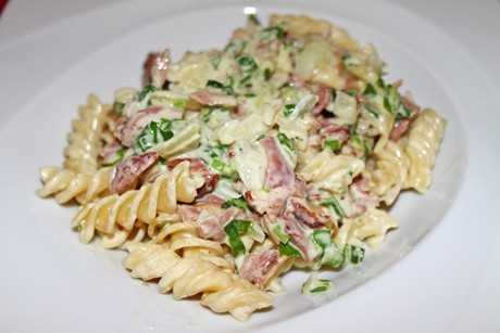 Nudeln in Bärlauch - Kren - Sauce