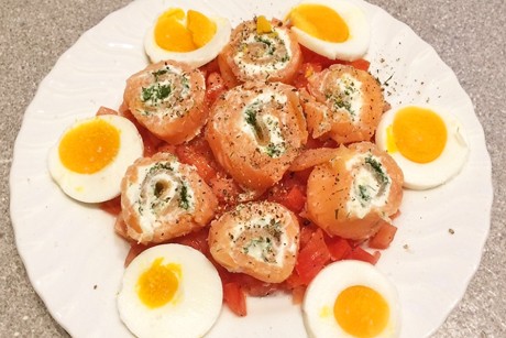 Lachs-Frischkäseröllchen