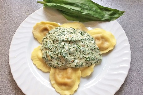 Bärlauchsauce für Nudeltaschen